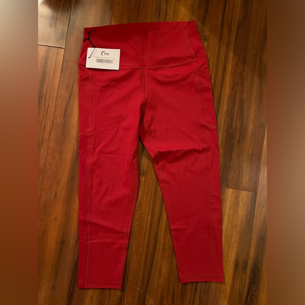 Pocket Brilliant Zyia leggings. Womens size 14-16